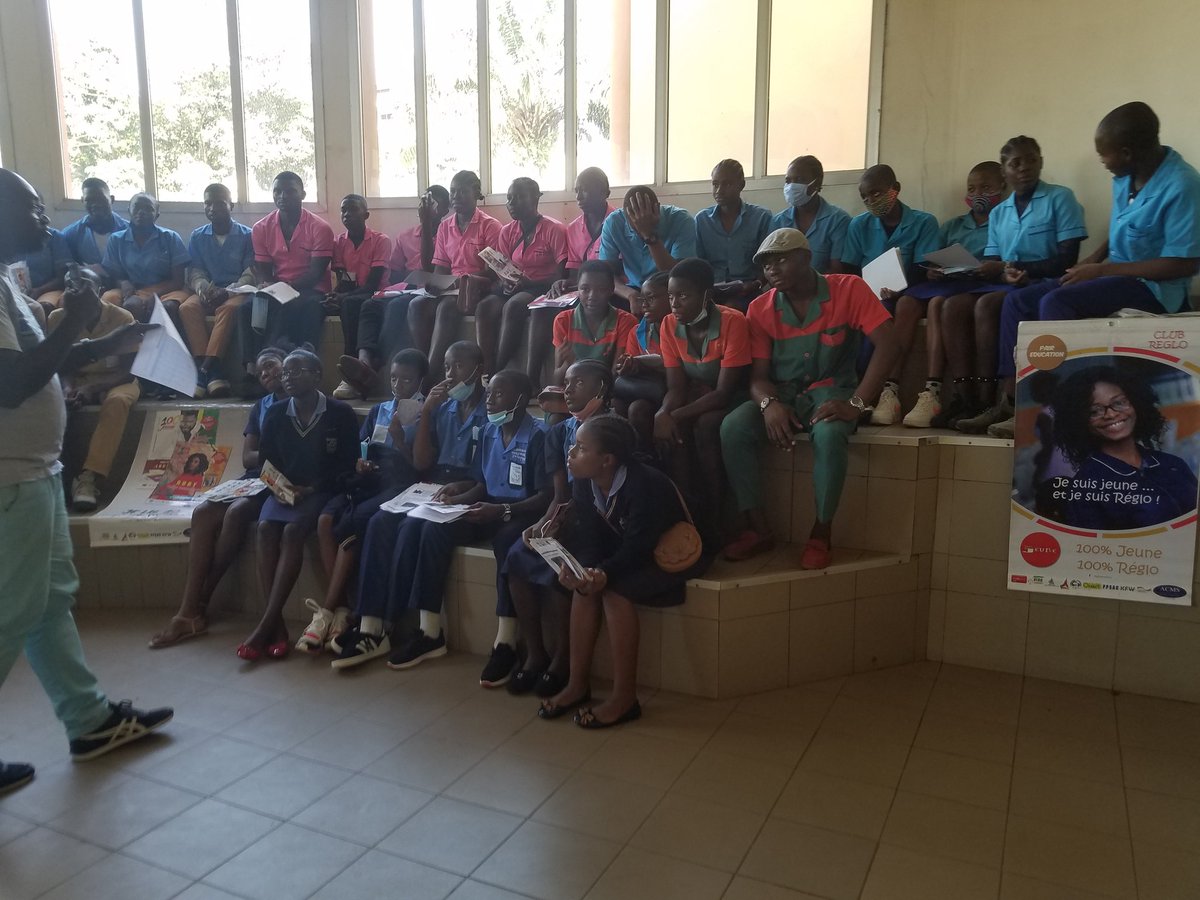 TendanceActu's tweet photo. Les différentes écoles qui participent au troisième Meet Up Santé ce jour à la maison de la radio de Yaoundé, Cameroun.
@reglocameroun @BloggersCM
#MeetUpSanté
#Cops21
#ABC
#MoiscamerounaiscontreleSida
#JeuneEtReglo
#TendanceActu https://t.co/IgfuDitaGG