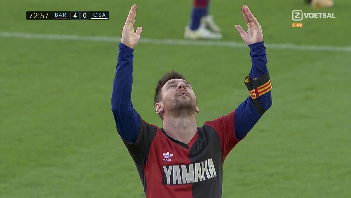 DonanCampos's tweet photo. Golaço de Messi para Maradona. De Gênio para Gênio. Linda homenagem! https://t.co/NF4bceeHxY
