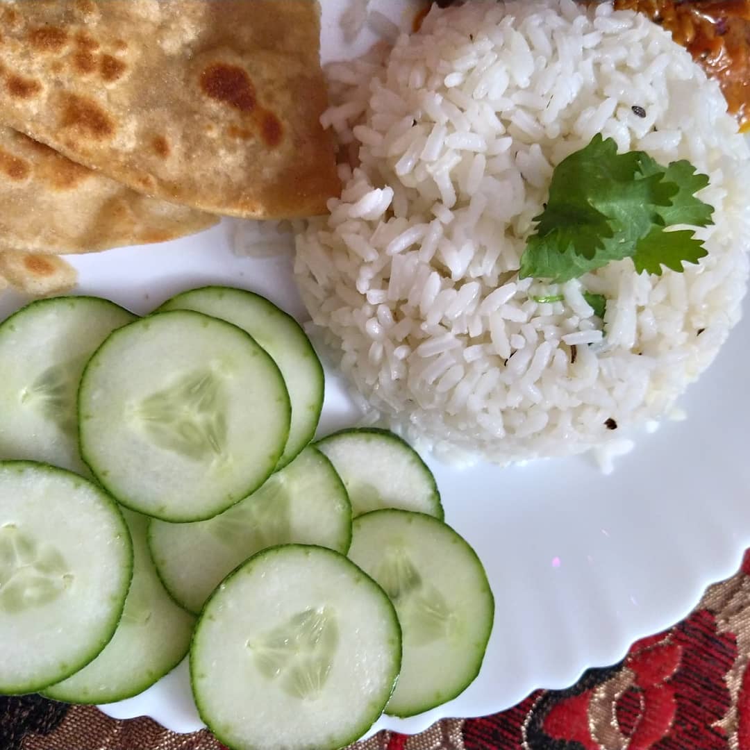 RefashionFood's tweet photo. ✨Ghar ka Khana Healthy Khana✨
In Frame Jeera Rice - Dum Aloo - Paratha - Salad
Like ❤️ and Follow 👉 @RefashionFood #foodblogger #foodie #spicyfood #foodlover #yummy #delicious #homemade #foodbloggerlife #tasty #indianfood #dinnertime #dumaloo #cooking #foodlovers #sodelhi https://t.co/2p3cIU7bzb