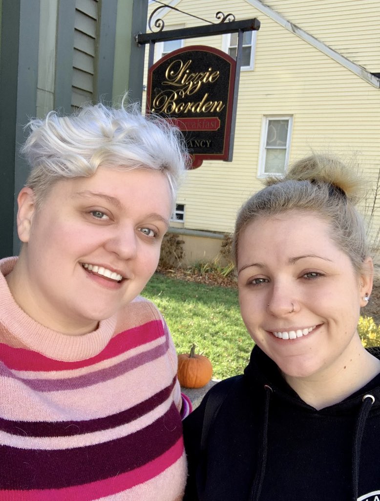 ErinOneall's tweet photo. @MyFavMurder we survived our night in Lizzie and Emma’s bedroom suites! Only got slightly haunted. https://t.co/0OlQiIznWC