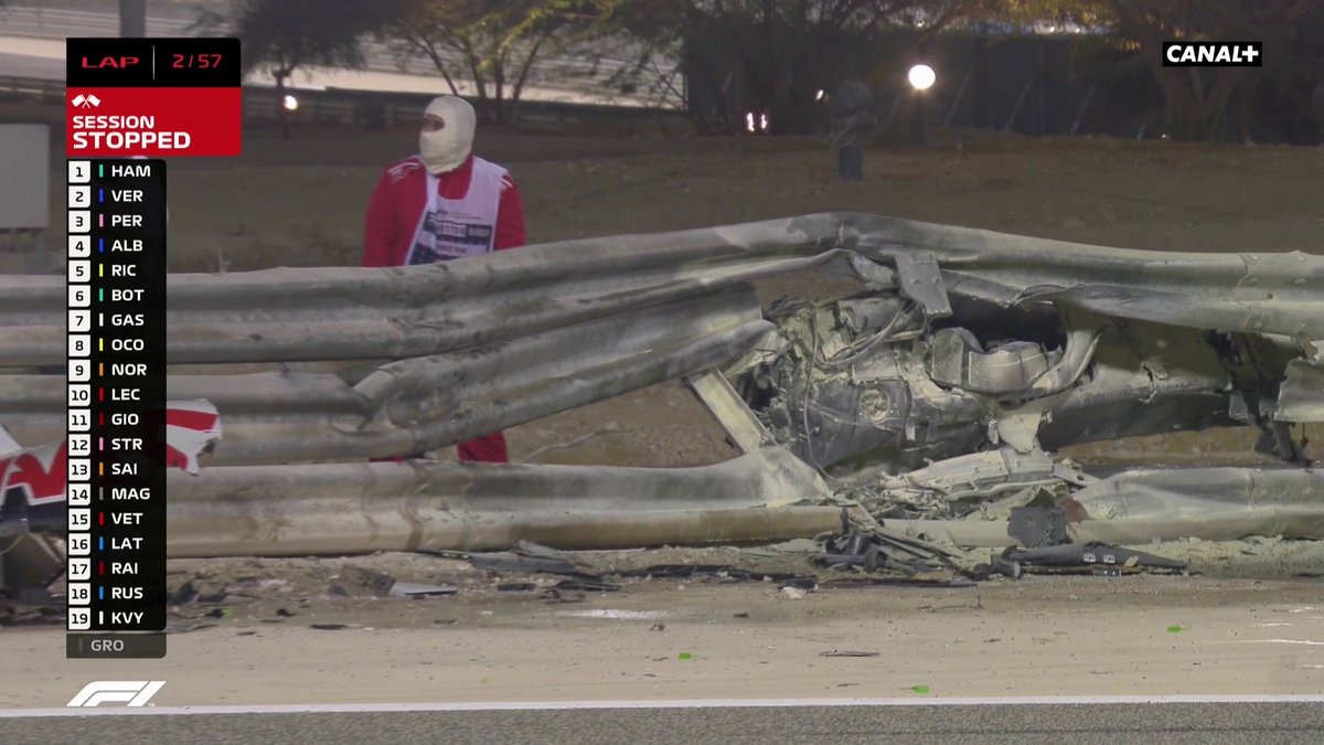 CanalplusF1's tweet photo. Grosse frayeur pour Romain Grosjean qui est miraculeusement sorti indemne de ce terrible crash 🙏 #BahrainGP https://t.co/nApS9DEpNU