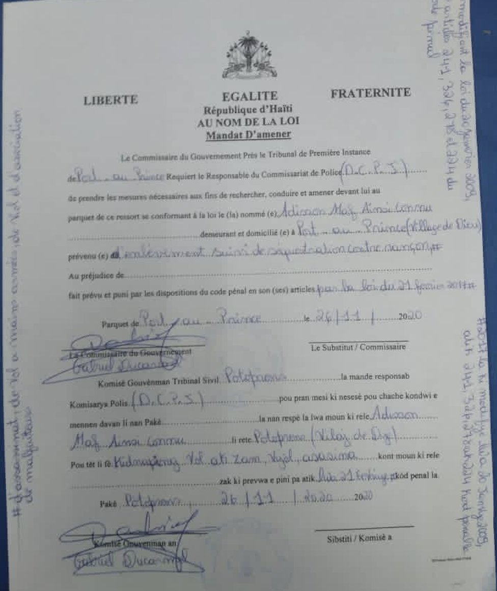 Stanleylucas01's tweet photo. #Securite #Haiti Lapolis #SantoDomingo mete anabakòd 2èm chèf gang vilaj de Dieu #AdissonMaf alye chèf gang #ArnelJoseph ki nan prizon. Li arete sou baz yon manda komisè gouvènman Pòtoprens #DucarmelGabriel voye bay TPI. Manda a te fèt pou moun li touye, kidnaping, volè elatrye. https://t.co/0FRMLAdarf