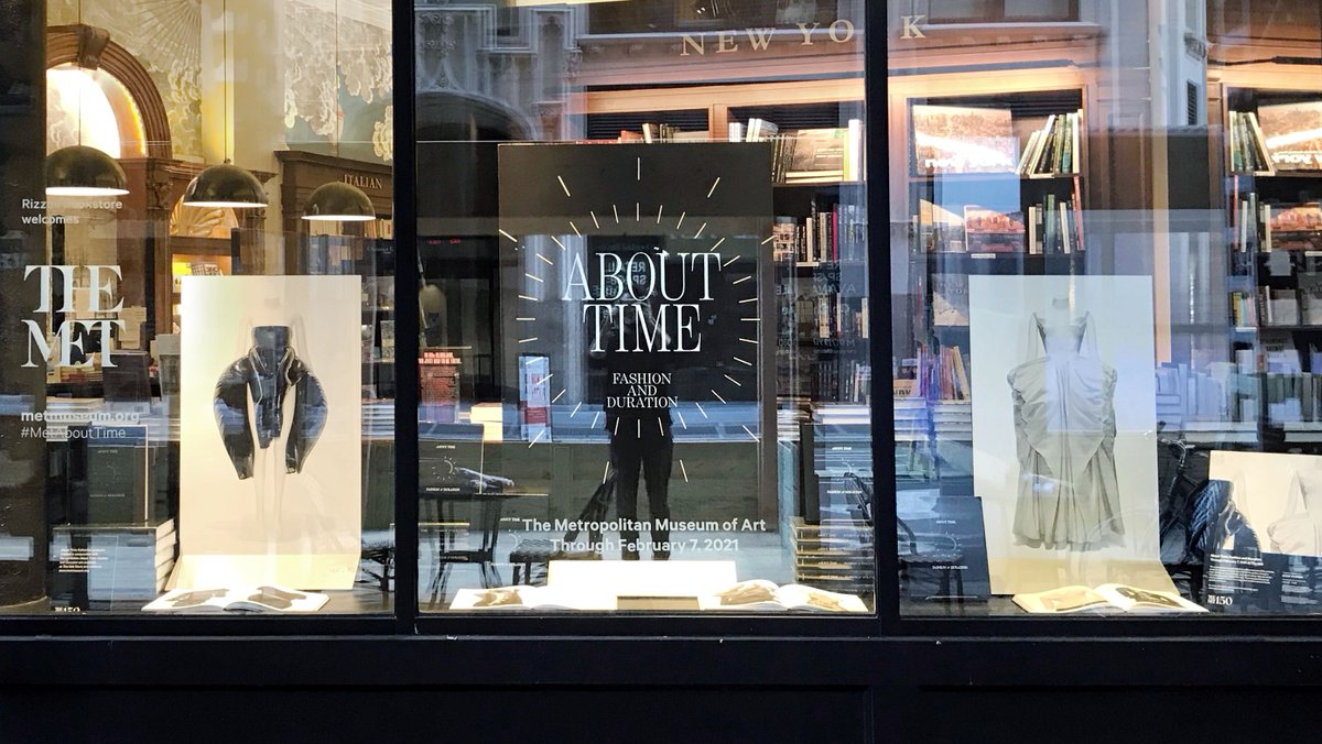 metmuseum's tweet photo. How timely! 🕰️
Check out our window at @Rizzoli_Bkstore celebrating the catalogue and exhibition “About Time: Fashion and Duration" through December 2.
Learn more about the exhibition ⤵️
https://t.co/wcamUqMq7a
#RizzoliBookstore #MetAboutTime https://t.co/vVcuwzjZlq