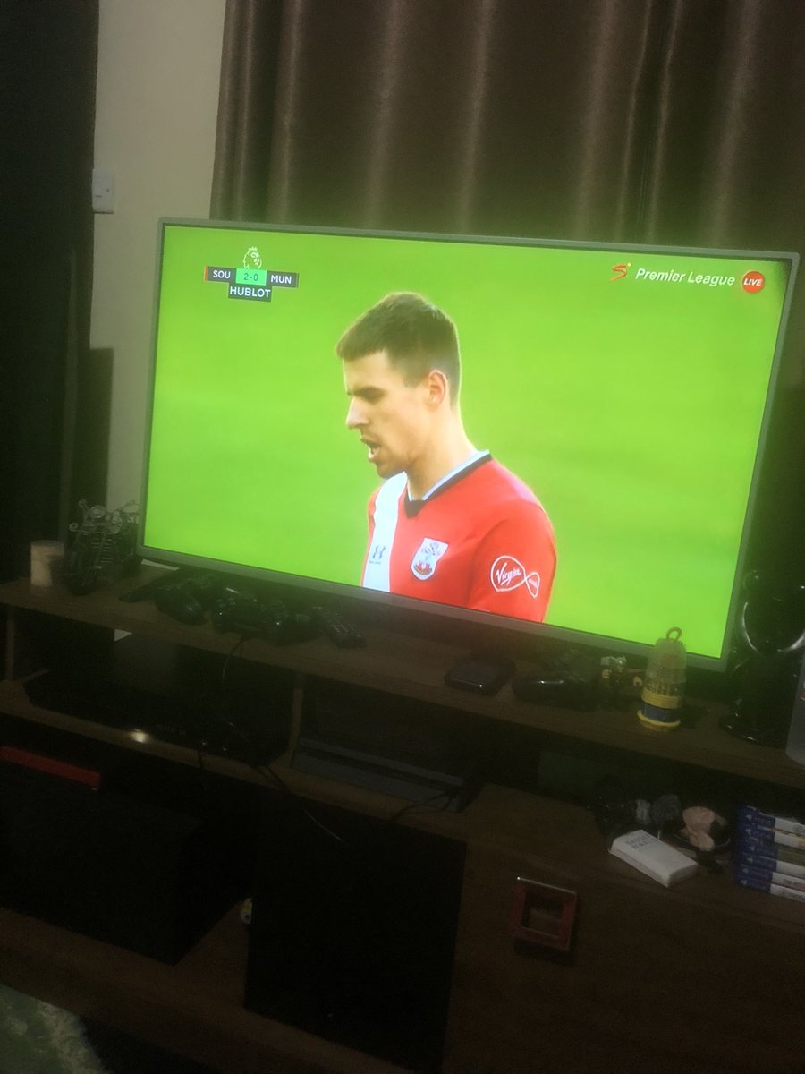 Moseti_'s tweet photo. Chilling with my boys @RMenzy and @NathansJr watching the lovely game. Good game. 👌🏾 https://t.co/G8TKhK49D9