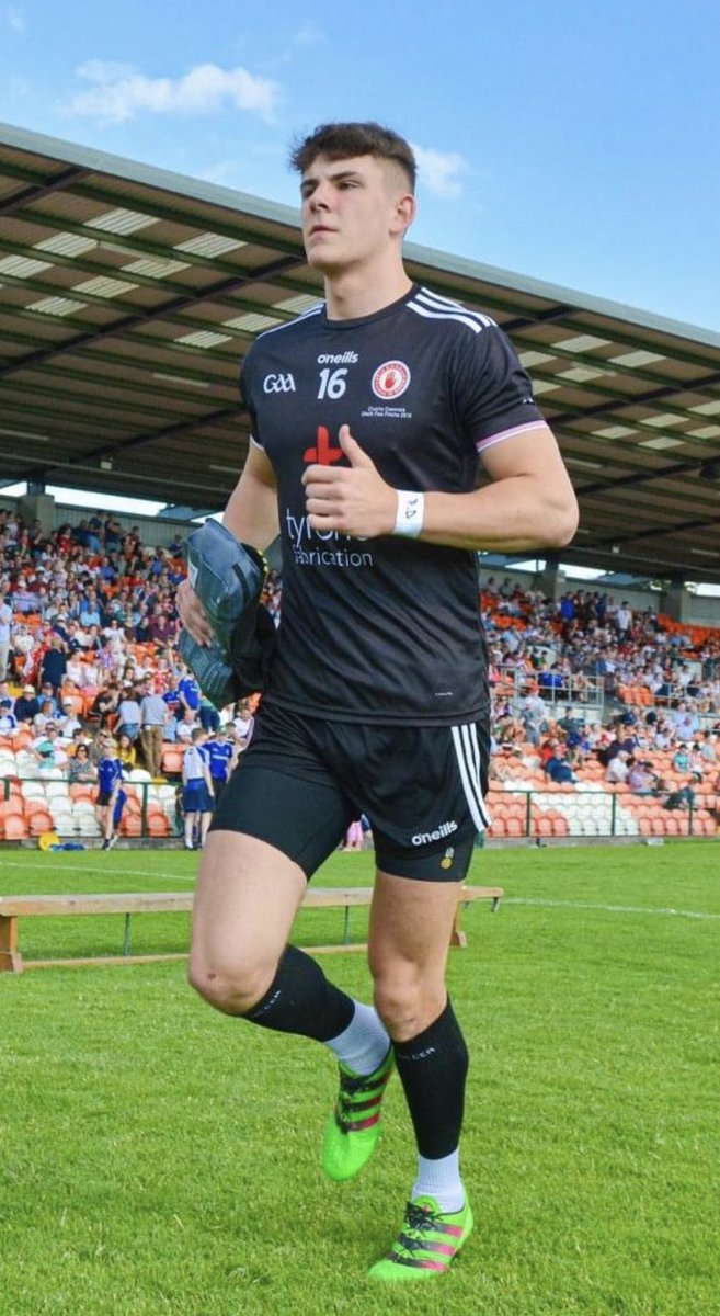 irishgay11's tweet photo. I fucking love GAA lads 😈😃🇮🇪 https://t.co/1mwU9McHjX