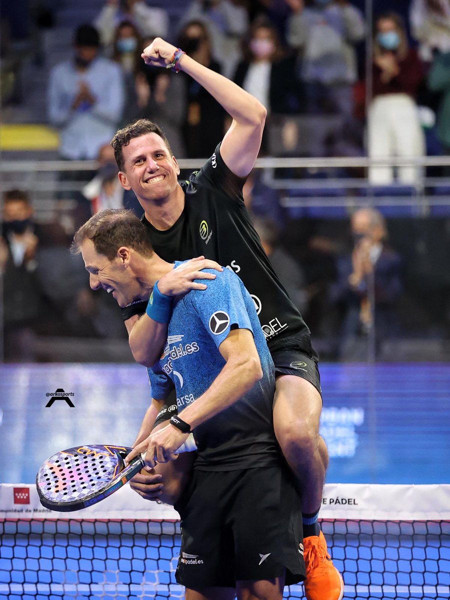 paquito_navarro's tweet photo. ¡¡¡ 🏆 CAMPEONES DE ESPAÑA 🇪🇸!!!
Ganar un título con tu ídolo de pequeño: ✅
Gracias @JuanMartin_Diaz por hacerme cumplir este sueño https://t.co/Awf9NmHwlY