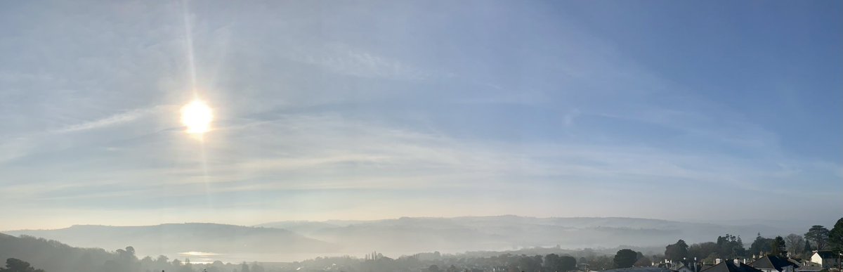 cdhart1's tweet photo. Devon Winter Morning Haze @EnglishRiviera @VisitDevon #rivermist #riverteign https://t.co/CdLGJshEkA