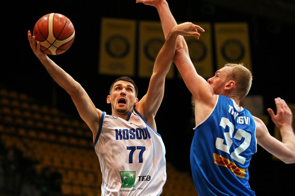 KBF_Official_'s tweet photo. Pamje nga ndeshja Islanda 🇮🇸 - Kosova 🇽🇰
#AllForTheTeam🇽🇰 #AllForTheState https://t.co/jUJO0WVKjm