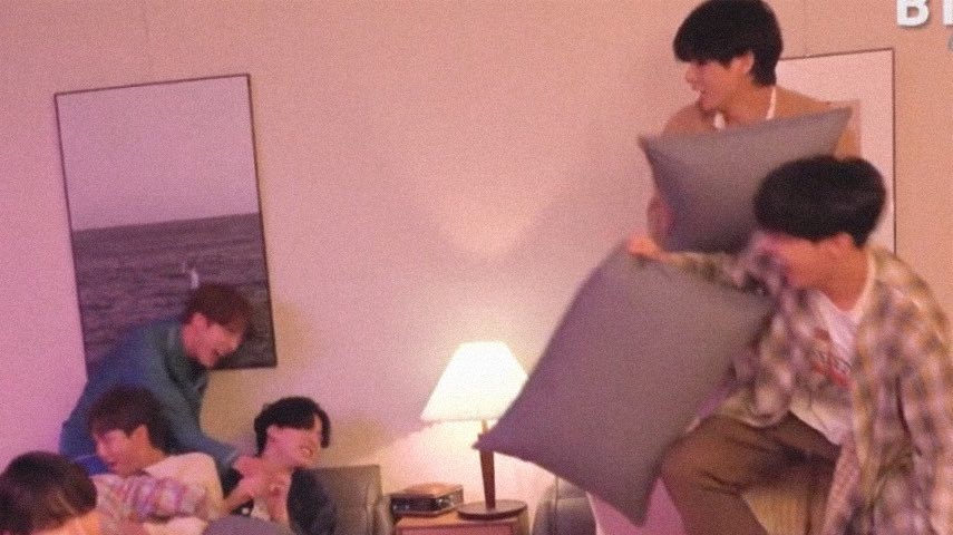 kookvtwins's tweet photo. taekook’s cute pillow fighting 🥺 https://t.co/pDe68koIIZ
