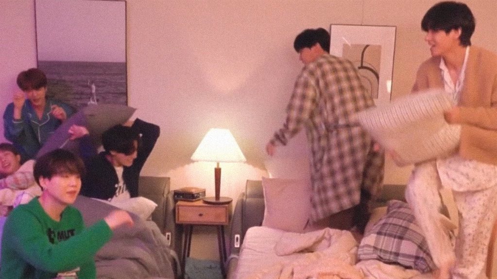 kookvtwins's tweet photo. taekook’s cute pillow fighting 🥺 https://t.co/pDe68koIIZ