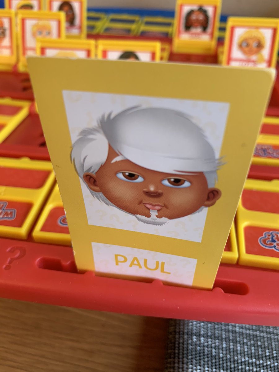 “Maar hij heeft toch wél een baard?”
Dochter (5 jaar): “Nee, hij heeft helemaal geen baard! Hij spuugt alleen wat melk uit!”