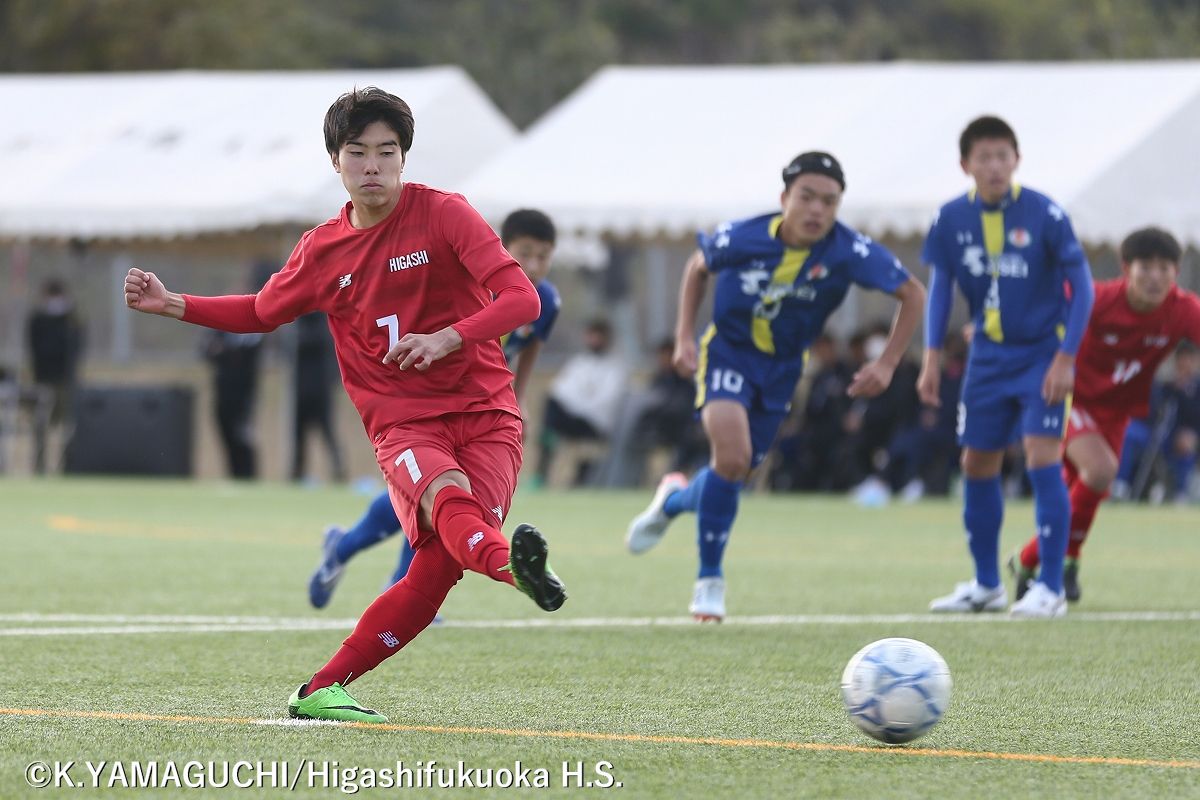 赤い彗星 東福岡高校サッカー 結果 球蹴男児u 16リーグ 全国大会代表決定戦 東福岡３ １鹿児島城西 前半5分に松本拓己 太陽sc熊本 １年 がpkを決め先制 後半分に失点 直後の後半21分 交代出場の田中雷 東光中 １年 のゴールで逆転