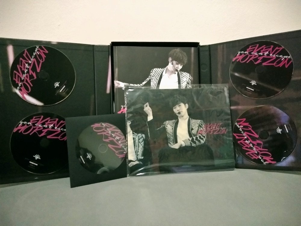 Yokexiaoyu's tweet photo. ขายชุดละ 1,000.- /ลทบ.50

1. NUNEOGUN 1st DVD  "Truly,   Madly, Deeply"
2. NUNEOGUN 2nd DVD “Event Horizon – You Can’t Escape”
*ในกล่องประกอบด้วย* DVD+Photobook(ขนาด B5)+แผ่นรองเม้าท์รูปจุนโฮ+Case : Hard Case (Case of DVD+Photobook) #จุนโฮ #JUNHO https://t.co/TVzO8Xx8zw