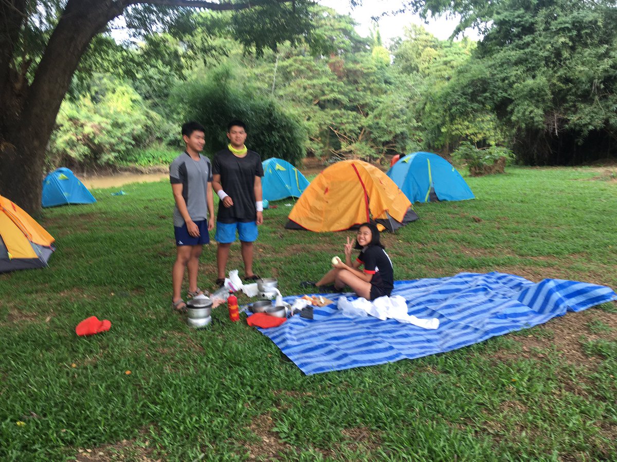 RyanjpJones's tweet photo. End of day 2. Students are starting to look tired. But they’re staying positive. Lots of happy faces. They’ve done amazing and worked really hard. #cognita #s107outdoored #standrews #sup #dofe @StAndrews_107 https://t.co/J5HBM4Ee6M