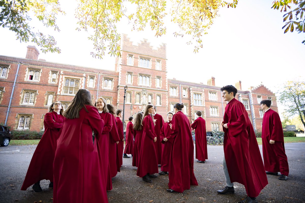our annual ✨advent carol service✨ is being livestreamed tonight at 6pm, on the Jesus College Chapel Facebook page ⛄️🎄 it promises to be a magical service, despite it all being online!! 🎵💫
