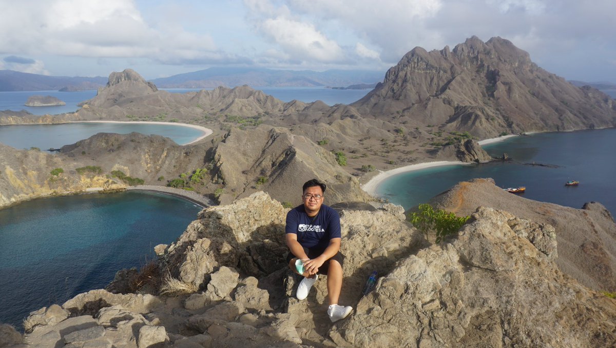 Destangreys's tweet photo. Melangkahlah yang jauh di nusantara,
Agar kau tahu Indonesia,
Dan bagikan pada dunia.

Labuan Bajo-Bali, 22-29 November 2020.

#ExploreIndonesia #IndonesiaBagus https://t.co/1qoAispmIK