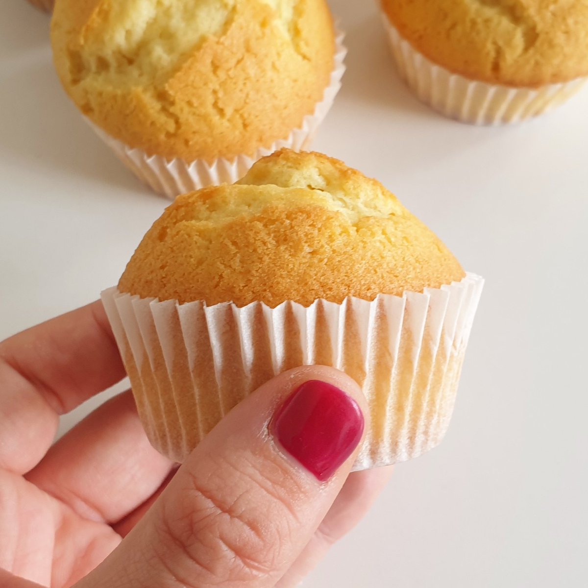 BlogueraCocina's tweet photo. 💛 Magdalenas caseras 💛

Hoy os dejo en el blog una receta tradicional, pero que no pasa de moda: Magdalenas caseras con el copete perfecto. 

Necesitas ingredientes de "andar por casa", y unos truquitos fáciles para que queden así de disfrutonas. 👇 

https://t.co/lkeALjv6Pd https://t.co/NrDwwsqxmd
