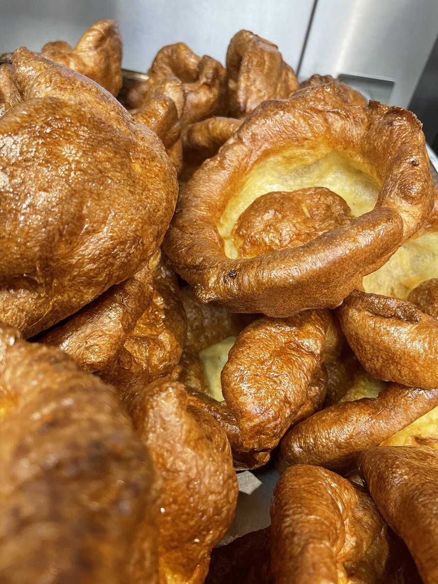 Epic Yorkshire puddings today 😍

#sunday #yorkshirepudding #sundaygoals #sundayroast #sundaylunch #yorkshirepuddinggoals #thebonniebadger #bonniebadger #gastropub #bibgourmand #tomkitchin #gullane #eastlothian #fromnaturetoplate #localproduce #seasonalproduce #homemade