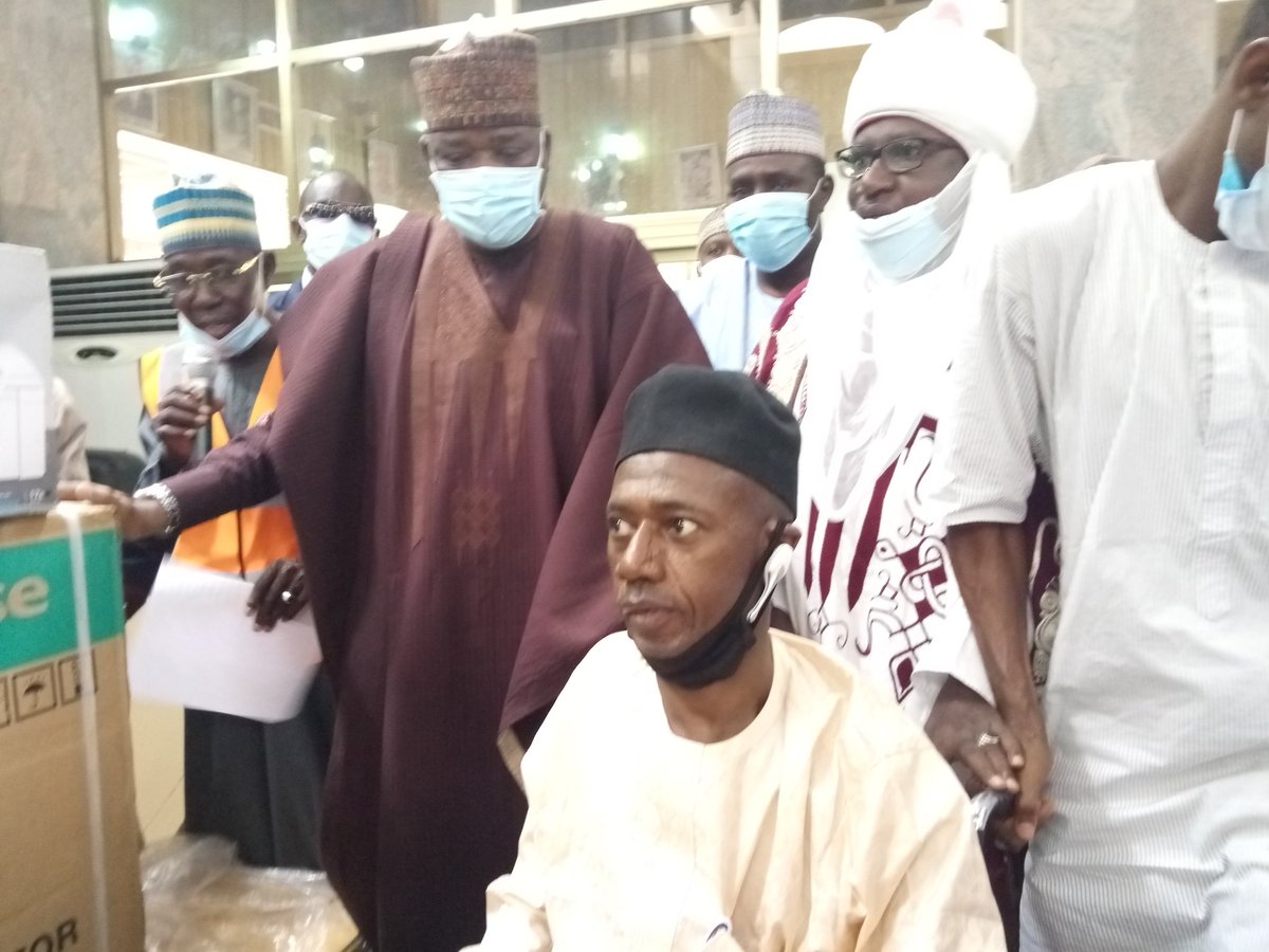 sciankcluster's tweet photo. Dr Yusuf Gawuna, Deputy Governor presenting office equipment to the SCIAN Kano Chapter at the Government House Kano. Glory to the Almighty. Thank you Dr Ganduje OFR for the support to the association. https://t.co/ZK5DzBLOuq