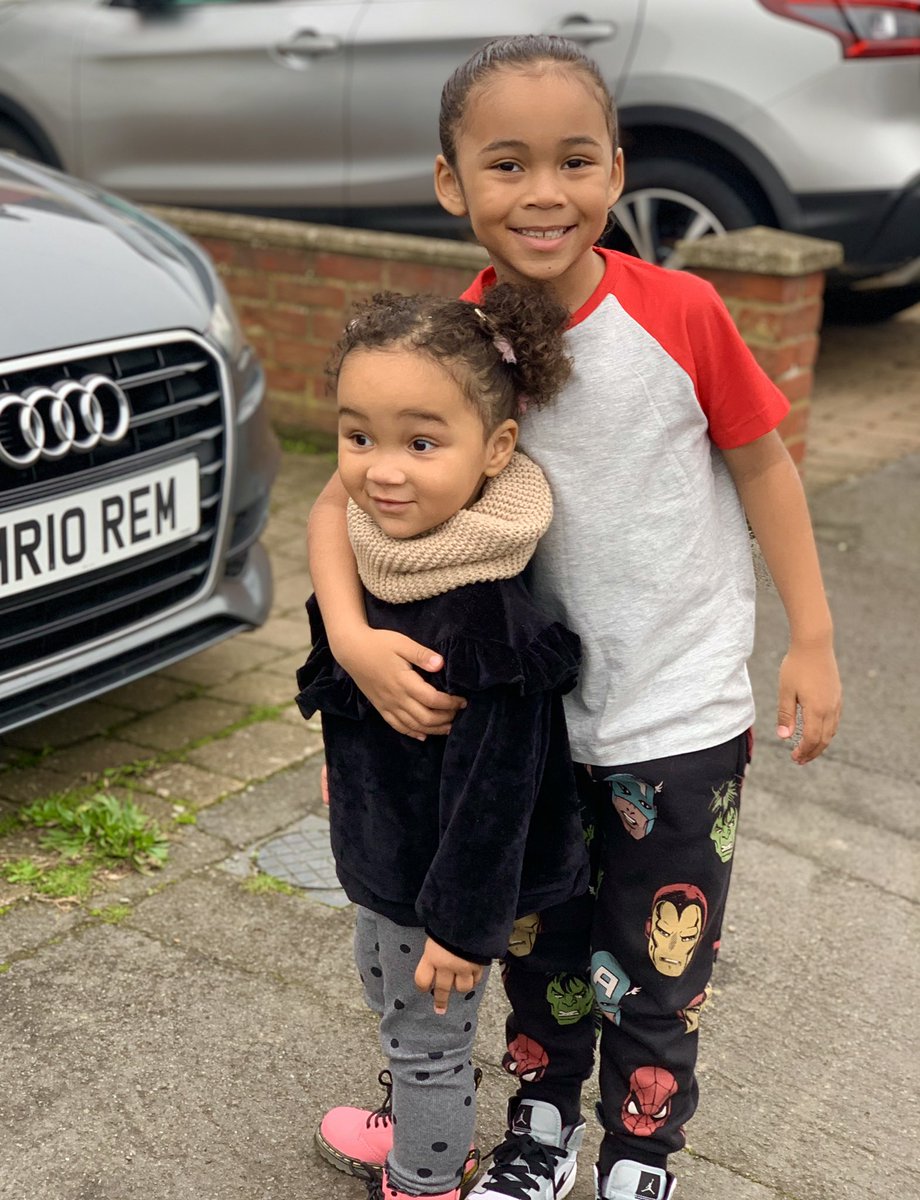 Michellgiz2016's tweet photo. When BOTH of your Children let you brush and tie their hair up ๐ณ itโs a good day, a really good day!!!! #mummygains #minimiracles #BlessedAndGrateful https://t.co/K83jPKtM2X