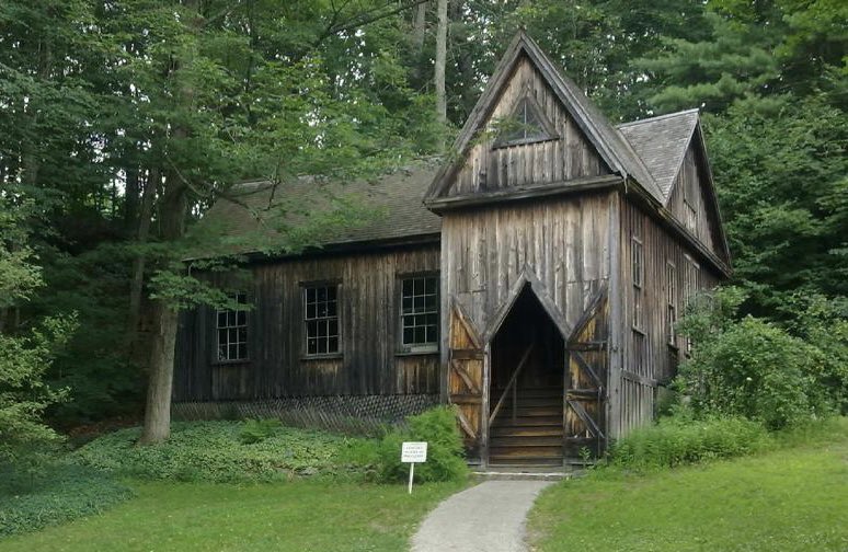 PepaMonteroM's tweet photo. @fathermarch @LouisaMayAlcott @AnneBoydRioux @Bronson_Alcott @LMAismypassion @kalores67 @susanbailey La Escuela de #BronsonAlcott tal como la conocí en 2011, y las tumbas de la familia #Alcott en el cementerio  de Sleepy Hollow en 2018 #OrchardHouse #Concord   #Massachusetts #LouisaMayAlcott https://t.co/hNerPPJlM5