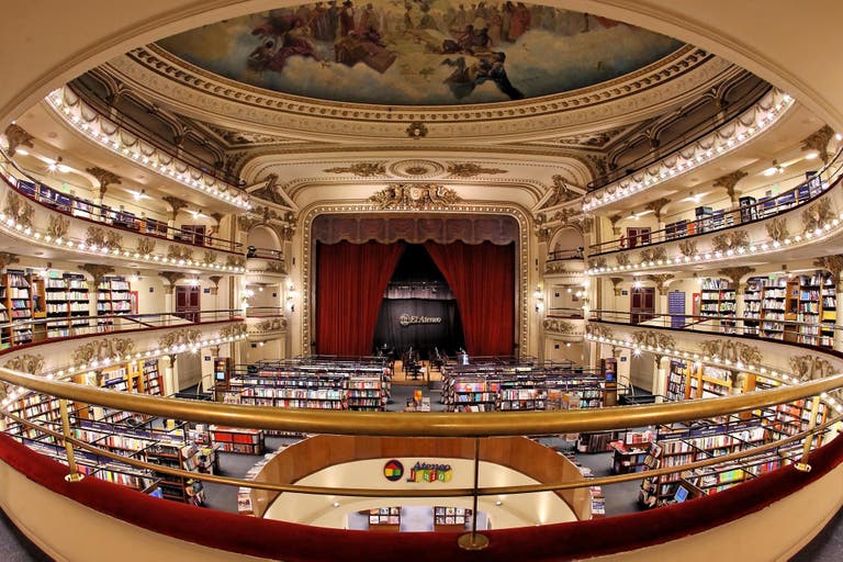 LNRevista's tweet photo. Ateneo Grand Splendid. Cumple 20 años la conversión del cine y teatro en la librería más grande (y espectacular) de Sudamérica
Por Imanol Subiela Salvo
https://t.co/YdWJnTU4oa https://t.co/XDrlNShGPr