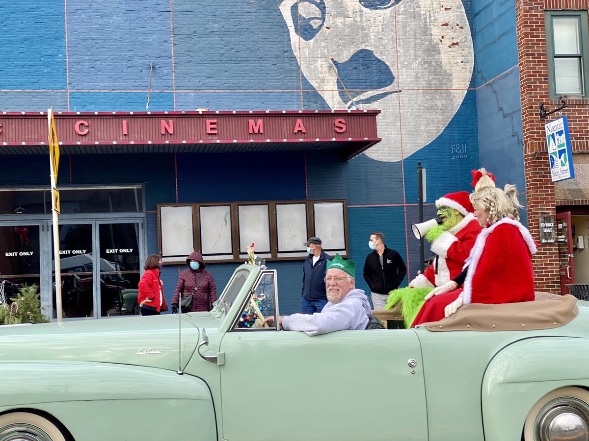 NianticMainSt's tweet photo. What wonderful day on Main Street. Thank you to everyone who came out to support our small businesses during Holiday Stroll! Please remember to keep shopping small & local this holiday season. Our merchants need you now more than ever. β€οΈππ
π» #shopsmall #ctmainstreet https://t.co/Du1n0IHOZK