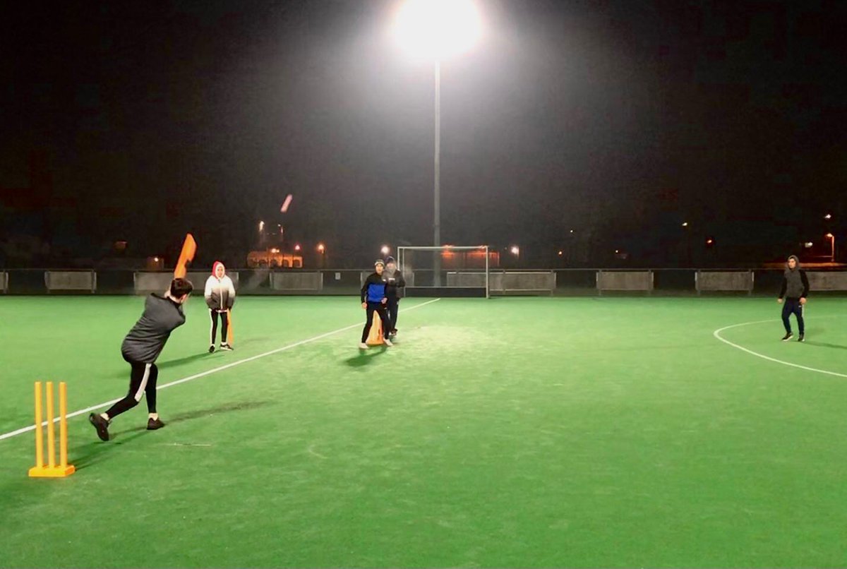 DaleCricket's tweet photo. More mixed Astro antics at Titwood some hardy souls braved the chill to fire under lights ! @CricketScotland @WDCUcricket come see π#covidbusting #frostydeck #extrabounce #wintersport https://t.co/nejCRjAZAi