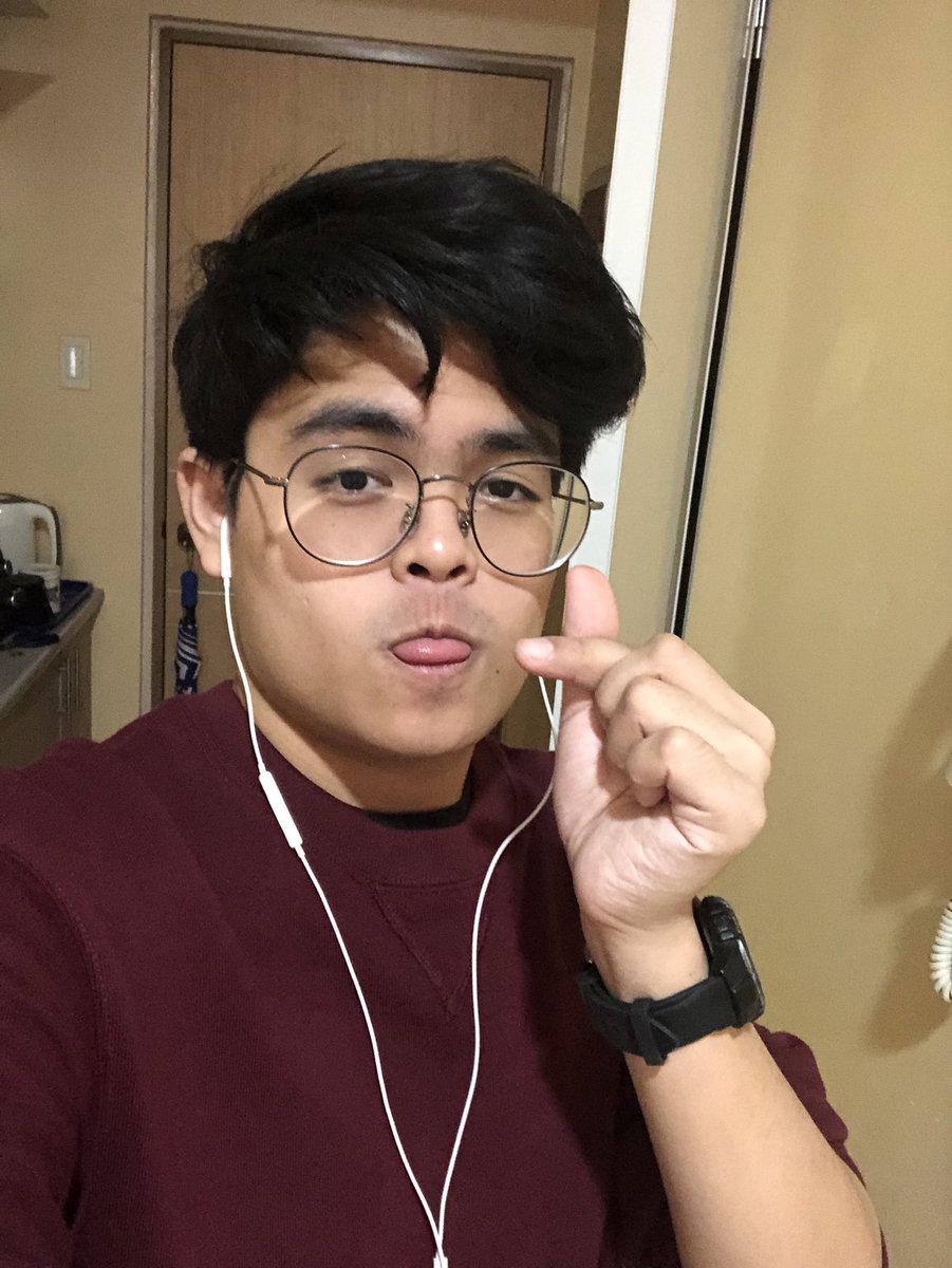 JDivine123's tweet photo. Ito yung masagwang version nung selfie para sa twitter 🤡

#JDMD https://t.co/LO1ShrusYH