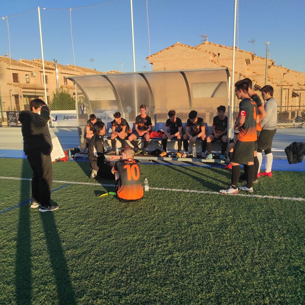 🔶🔶 Juvenil Provincial 🔶🔶

<a href="/cdlosyebenes/">CD Los Yébenes</a> 2-5 @efb_odelot_toletum

Una victoria más de nuestro juvenil provincial,con grandes fases de muy buen juego durante el partido. 

Tres puntos que nos sitúan en la primera posición de la clasificación y nos ilusiona y a su vez nos o…