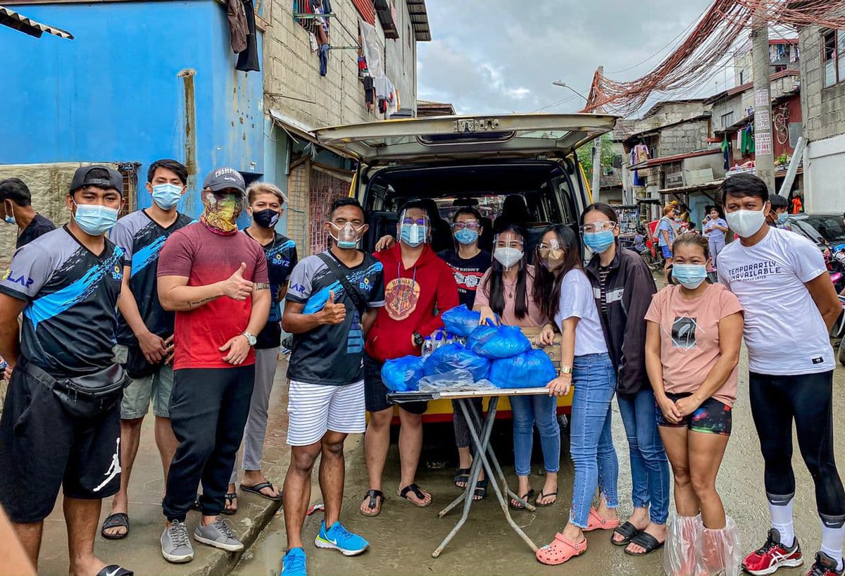 PHhELFs's tweet photo. EARLIER TODAY: Team PH-hELFs visited Tumana, Marikina to distribute goods to 100 families affected by Typhoon Ulysses. A total amount of P9,414.5 was allocated to buy food and supplies for the families. 

Thank you again to all our donors for making this possible! 💙 https://t.co/T1NOQ5RDKq