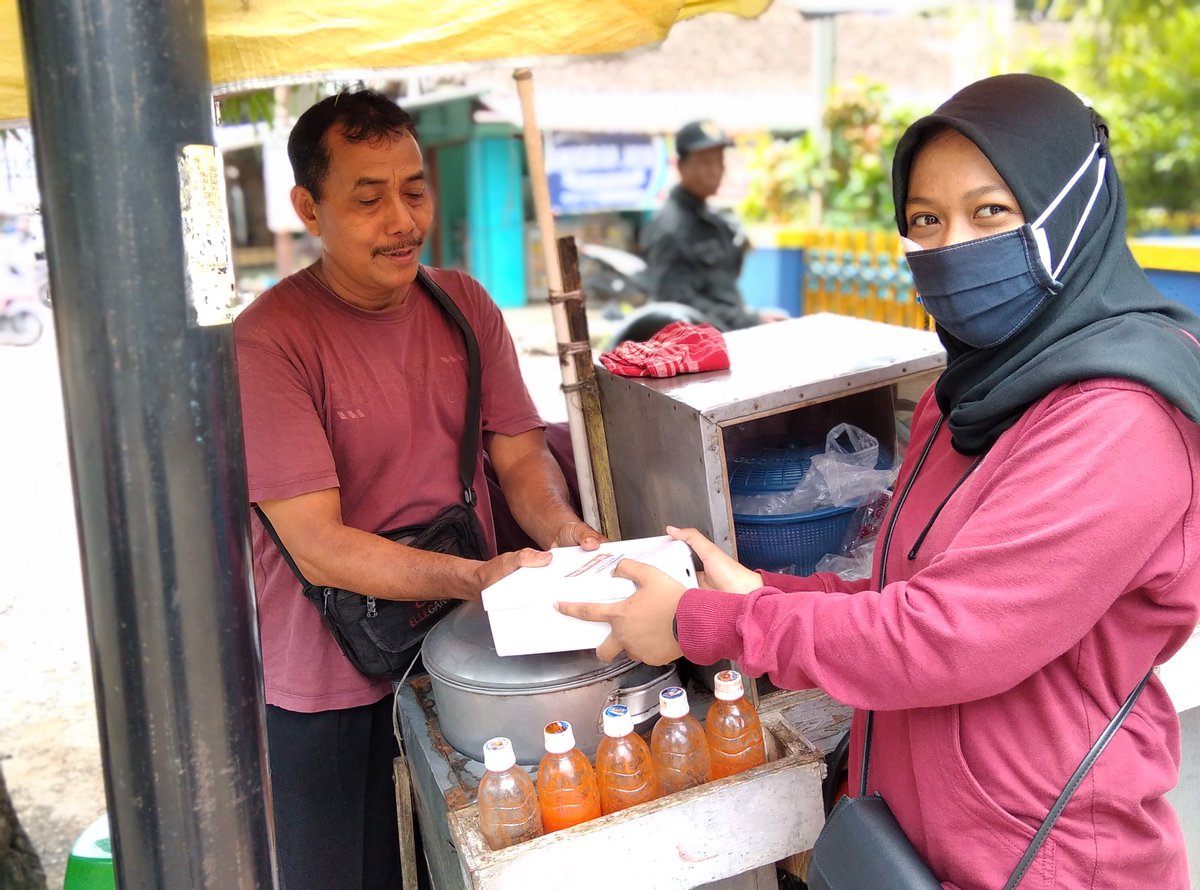 simaharaja's tweet photo. Gerakan berbagi nasi box sehat
"SIMAHARAJA CARE"
____
Terimakasih atas partisipasinya dan yang telah menyalurkan donasi kepada kami, semoga bermanfaat!
____
@ILoveJepara @Jepara_Twitt @jeparakabgoid @ganjarpranowo @ganjarpranowo https://t.co/SkxT6JOpyr