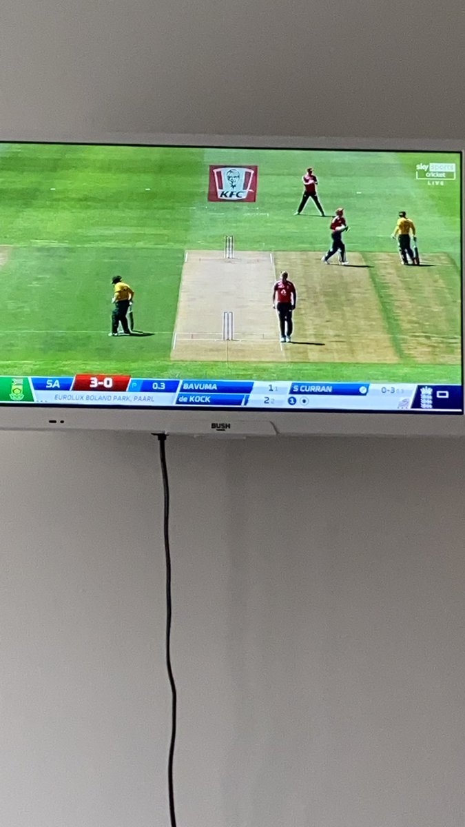 emmalchettle's tweet photo. Perfect Sunday afternoon. @englandcricket @nassercricket https://t.co/gqSw8tMPbe