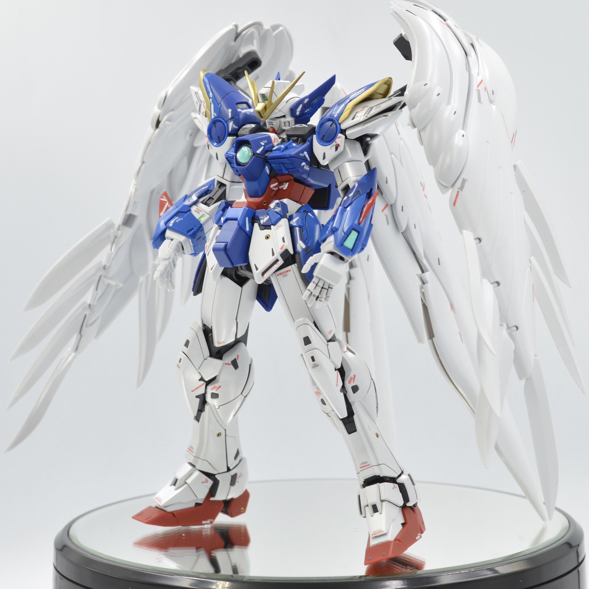 クスノキ Mg ウイングガンダムゼロew Ver Ka 完成 全身の塗装に加え メタルパーツやシャープ化などの改修をしております ホワイトはパールコーティング仕上げです T Co Tqkrxy1nqx Twitter