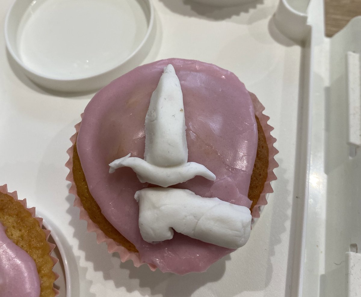 JonnyGilesFav's tweet photo. When making cupcakes.... #cafc https://t.co/NGBeRJIv5X