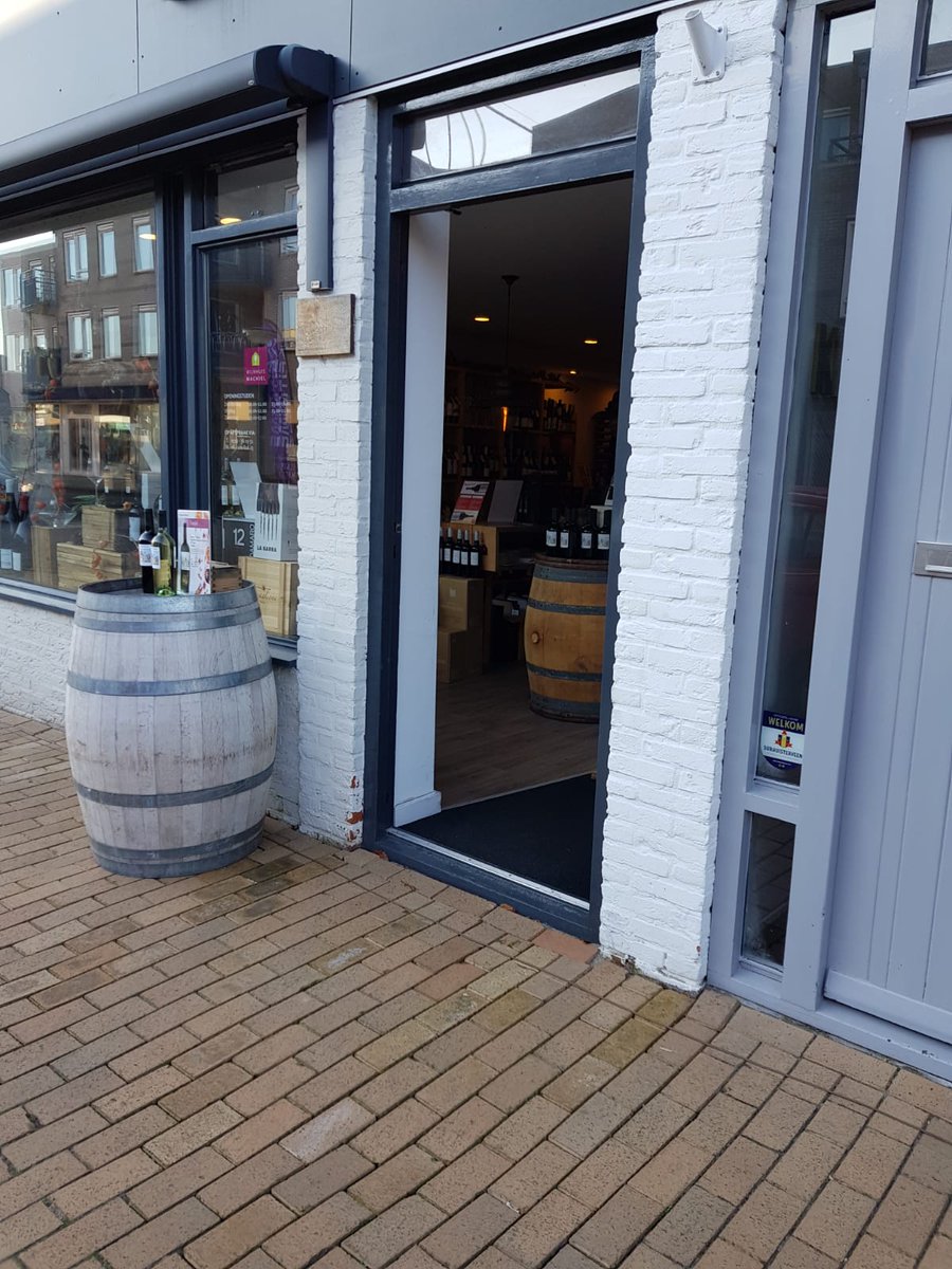 Mooi weer om even de deur uit! Vandaag zijn we extra open tot 17 uur. 
Dubbelhandig, want zo kunnen jullie meer verspreid komen winkelen #coronaproof
Geniet tussendoor buiten van een lekkere versnapering bij bijv. <a href="/kolkzicht/">Kolkzicht</a>. Warme choco, banketstaaf, gevuld speculaas.. #mmm