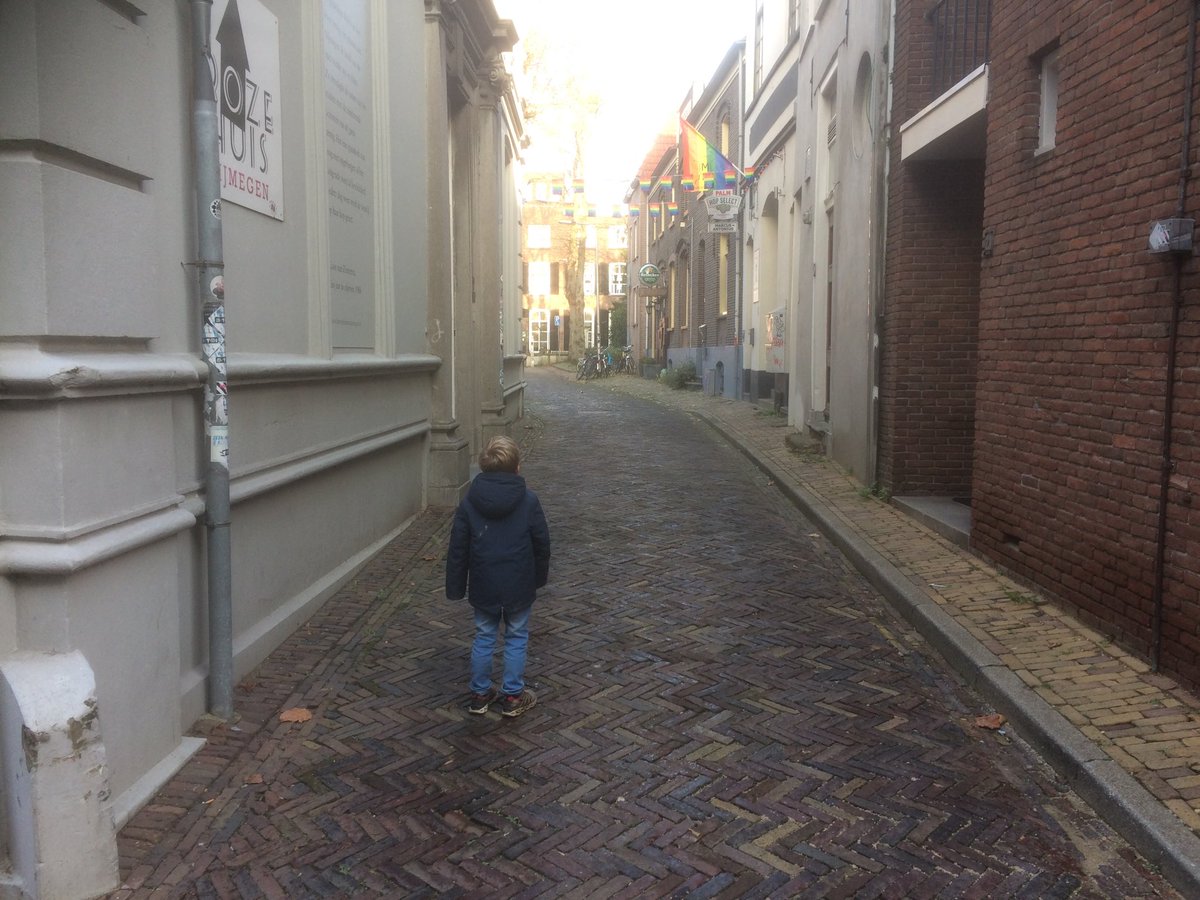 Monument in de Nederlandse muziekgeschiedenis. Op ontdekkingstocht in Benedenstad #Nijmegen ⁦@FrankBoeijen6⁩ #zwart-wit