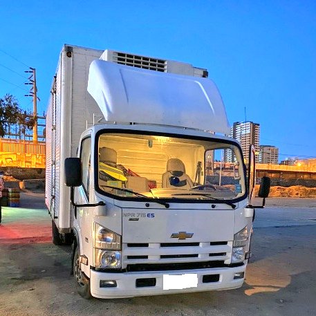 sernapesca's tweet photo. En control carretero junto a @Carabdechile al sur de la región de Valparaíso, incautamos 4,9 toneladas de merluza común y 2,2 toneladas de reineta sin Acreditación de Origen Legal. Los responsables fueron citados a los juzgados respectivos. https://t.co/mHIEB9BdC1