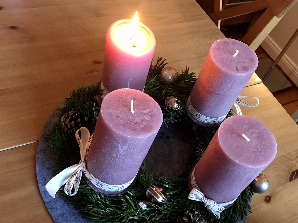 evahaack_'s tweet photo. Erster Adventssonntag mit der richtigen Mischung aus #adventskranz und @Junge_Union #dlt20! https://t.co/kgGO3G5Ux0