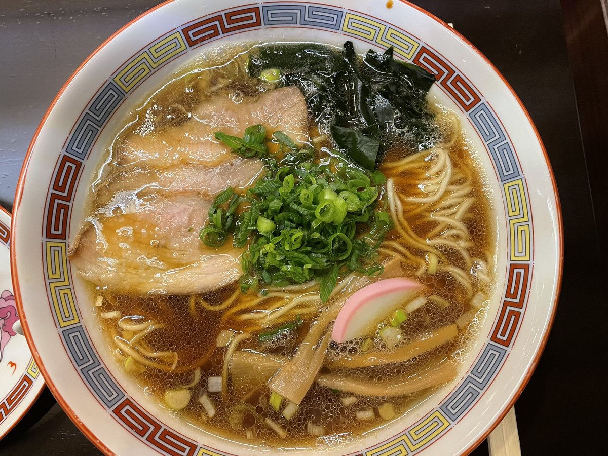 トモ 中華そば天までとどけ 浜松市東区薬師町 とりぶた中華 650 餃子5ヶ 350 プレオープン中におじゃましました トモ 中華そば天までとどけ 浜松市東区薬師町 とりぶた中華 650 餃子5ヶ 350 プレオープン中におじゃましました