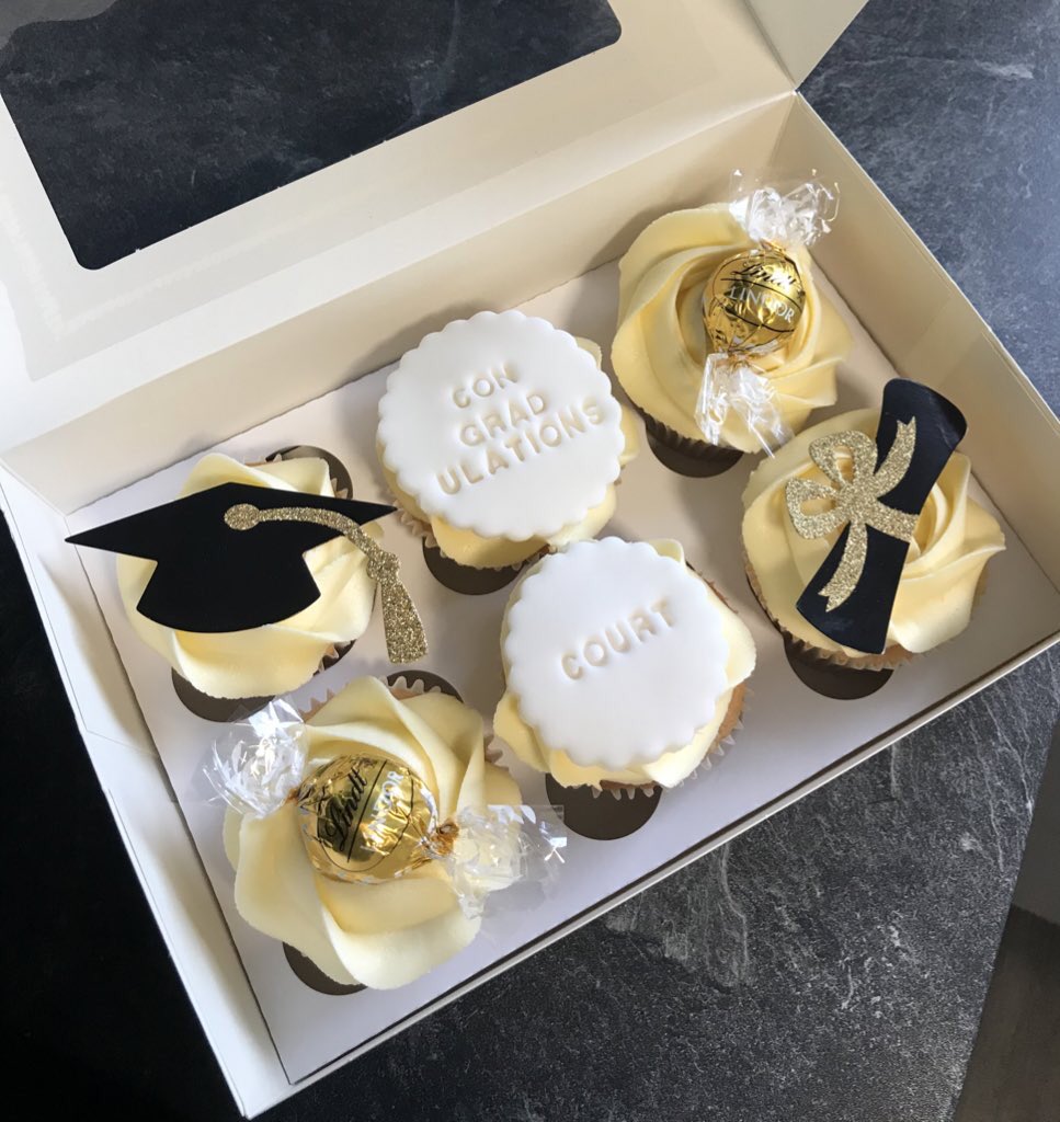 CCtech_x's tweet photo. I had the most amazing time at Uni, what a journey it has been!๐ฉโ๐This summer I graduated with a 2:1 BA Honours Degree in Digital Media๐๐๐พ๐ฅโจโค๏ธ @LeedsAlumni @UniversityLeeds @LeedsUniMedia
#LeedsGrad #LeedsAlumni #ForeverLeeds #LeedsGrad20 #MediaGraduate #ClassOf2020 https://t.co/o5mSEWIoJ7