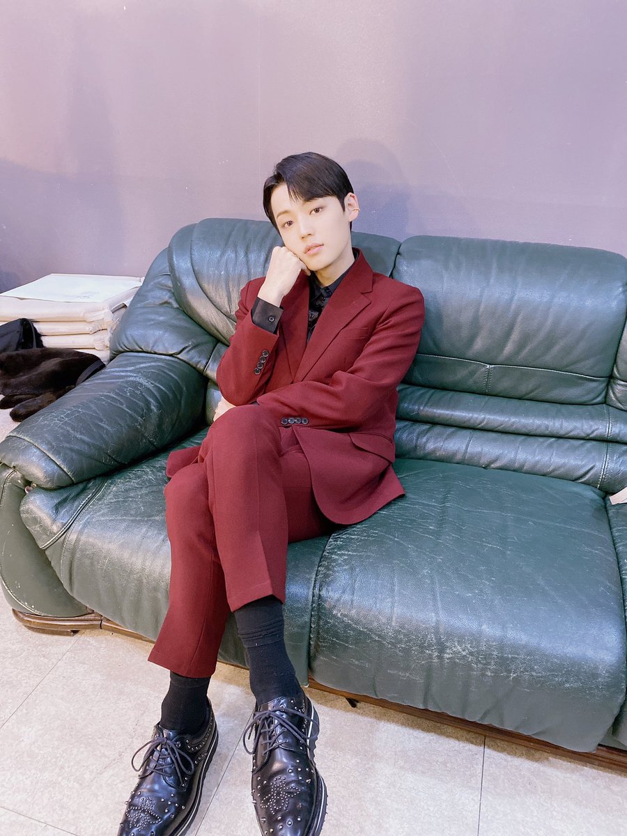 official_ACE7's tweet photo. [#에이스_찬]

오늘은 셀카말구 멋있는 척하는 사진을 들고 왔어요!
즐거운 추억이 생긴 오늘을 꼭 잊지 않고 제 마음속에 간직하고 있을게요 사랑합니다 초이스❤️

#ACE #에이스 #CHOICE #초이스
#사랑해 #사랑해 #세상에서 #제일 #❤️ https://t.co/UuAPl6enIy