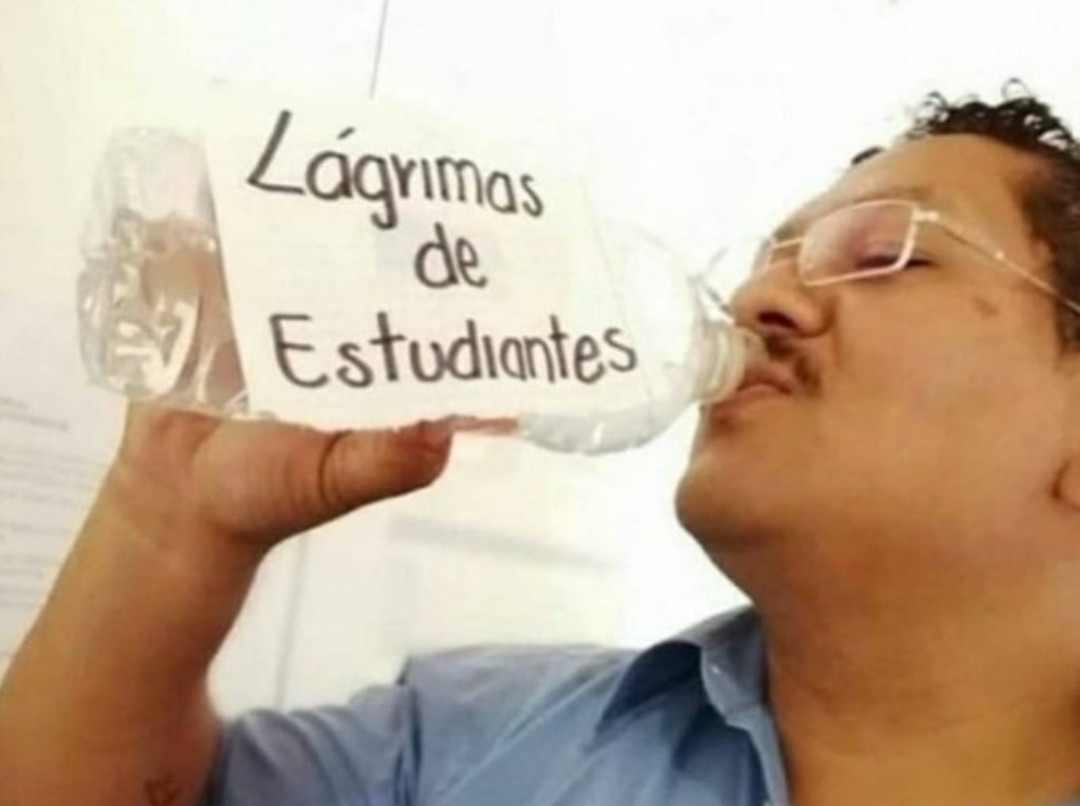 Yeahwoow's tweet photo. Estoy poniendo las notas. https://t.co/vDrqmtABkw
