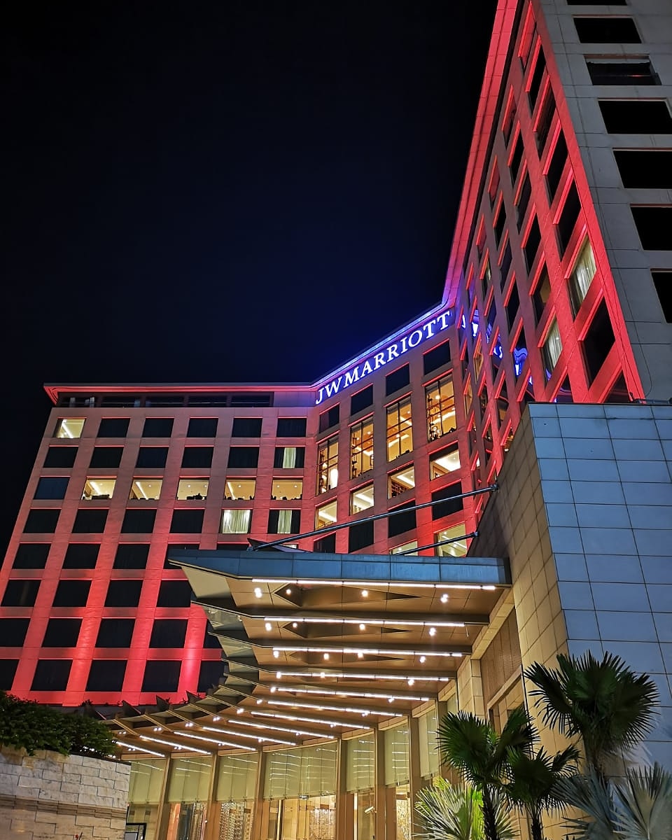 Discover awe-inspiring views!

A structure of grandiose that shines bright, away from the bustle of city. 

Plan your stay at #JWSahar: +91 22 6882 8888

#JWMarriott #StaycayWithMarriott #Mumbai #InstaHotels #LuxuryHotel