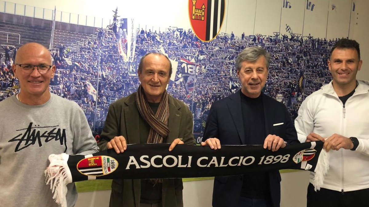 PicenoTime's tweet photo. Ascoli Calcio, Delio Rossi ufficialmente nuovo allenatore. Limone e Botticella al suo fianco https://t.co/DZsPc2C8DI @ascolicalciofc #serieb #ASCPES #AscoliPescara https://t.co/PFDOKnkW8u
