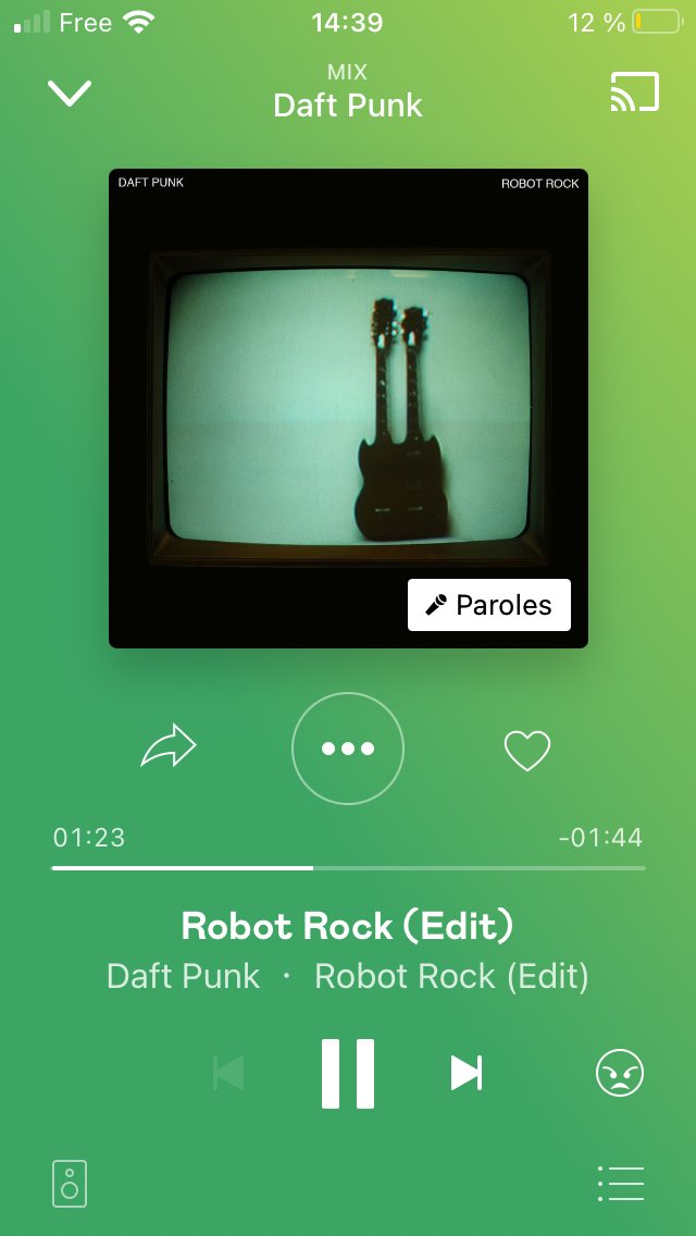 SoukainaBgg's tweet image. J’aime trop cette chanson du groupe Daft Punk purée !!! 😍👌💯💖🎶 🎧💃 #DaftPunk #RobotRock @DeezerFR