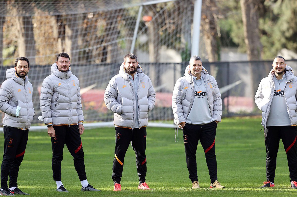 LeventsaSahin's tweet photo. 💛❤️
Eksikliğini hissettiğimiz tüm @galatasaray taraftarına keyifli pazarlar💛❤️ https://t.co/qlUembe24n