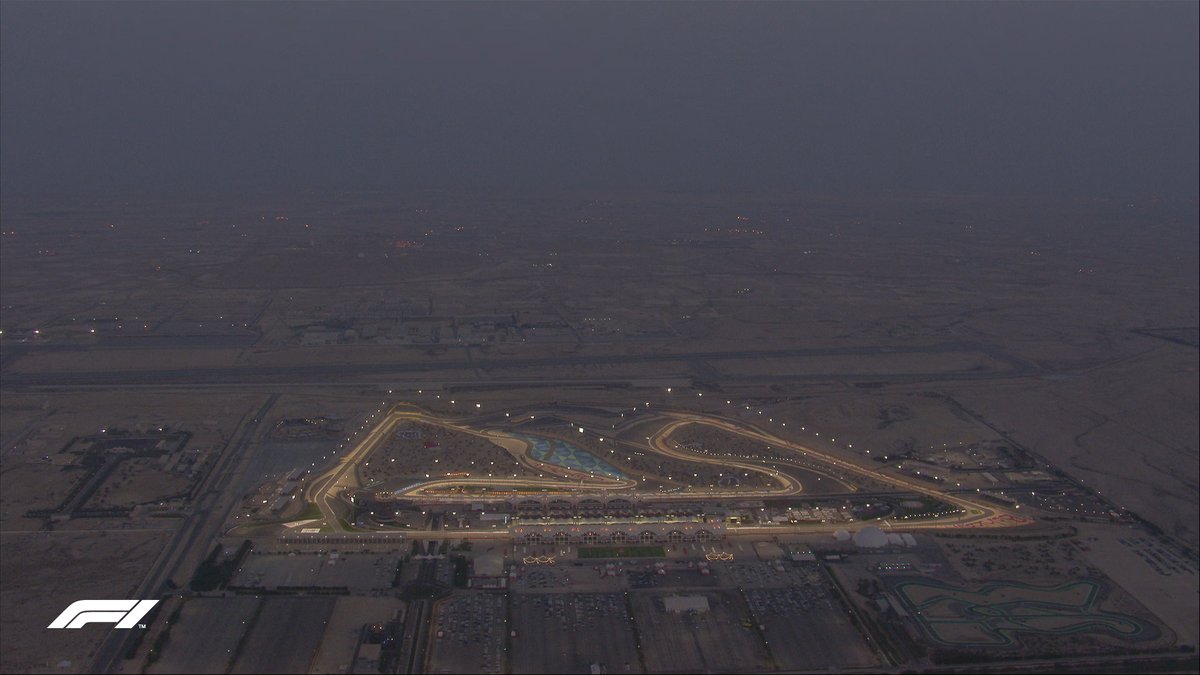 And the track comes alive! 

#BahrainGP 🇧🇭 #F1