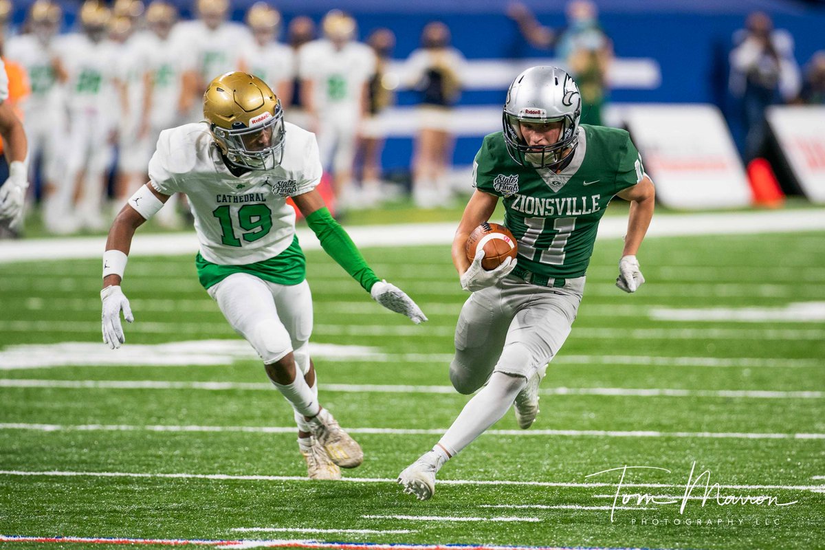 TomMarronPhoto's tweet photo. More of Luke. Yep, when you score 3 TD's and get 150+ yards there are a lot of chances to get play-making pictures. https://t.co/HP74zPZzhB
