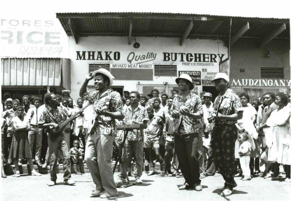 Uhuru_rw's tweet photo. #Uhuru 117 con la musica dallo #Zimbabwe e notizie su #resistenza #Saharawi, #repressione poliziesca in #Uganda e #cinema africano 

https://t.co/OT7QEtvfVk

#Africa #festival #mbira #Ndebele #Sahara #SaharaOccidental #Shona https://t.co/WNuMCn8NYh